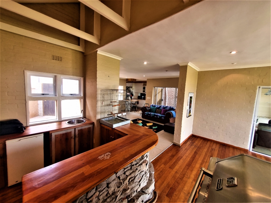 5 Bedroom Property for Sale in Bluewater Bay Western Cape